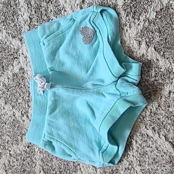 10 for $25 - OshKosh B'gosh Girls 2T Green Shorts - Picture 1 of 2